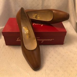 Ferragamo Dress Pumps look new. Size 8.5.